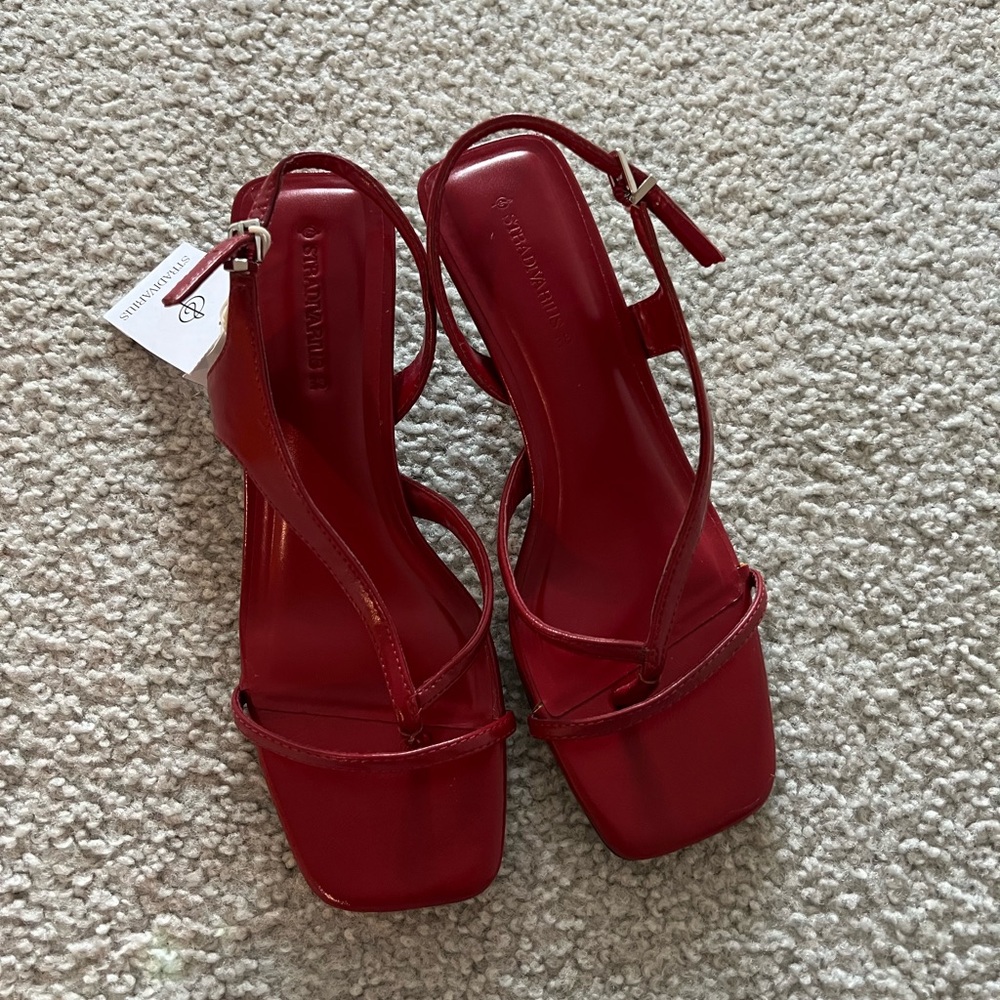 STRADIVARIUS strappy heeled sandals